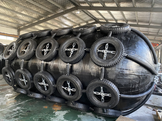 Cumowanie łodzi Pływający błotnik Yokohama Dock Bumper Marine Rubber Błotniki