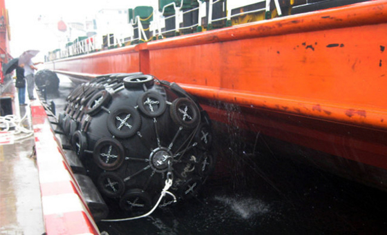 Zawiesie nadmuchiwane błotniki do łodzi Marine Rubber 0,05 mpa Yokohama Pneumatyczny błotnik