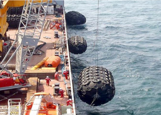 Cumowanie łodzi Pływający błotnik Yokohama Dock Bumper Marine Rubber Błotniki